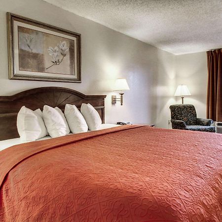 Quality Inn & Suites Clinton Exterior photo